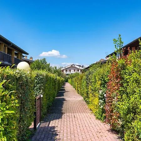 Lejlighed Relax 110 - Con Giardino Privato, Piscina E Wifi Desenzano del Garda