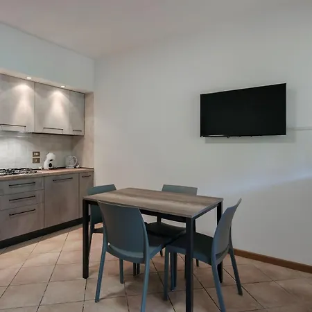 Relax 110 - Con Giardino Privato, Piscina E Wifi Lejlighed Desenzano del Garda
